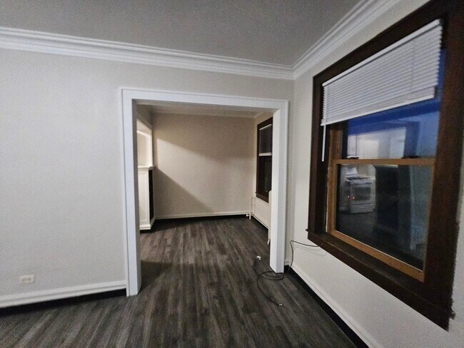 Foto del edificio - 130 Forest Ave