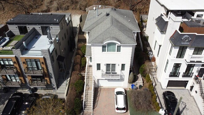 Foto del edificio - 750 Undercliff Ave