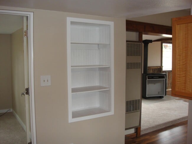 Building Photo - 208 Sioux Trail