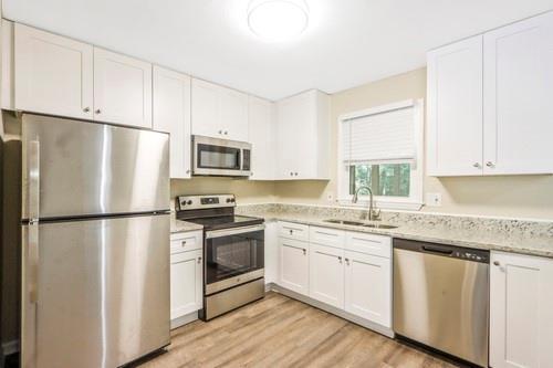Building Photo - 909 Carlton Dr SE