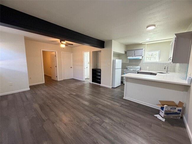 Foto del edificio - 507 Swanee Dr