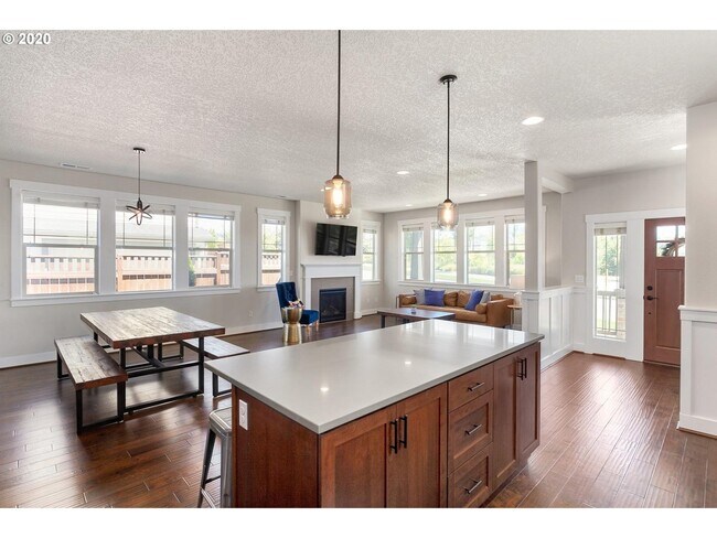 Foto del edificio - 15075 NW Rossetta St