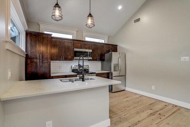 Foto del edificio - 415 E 27th St
