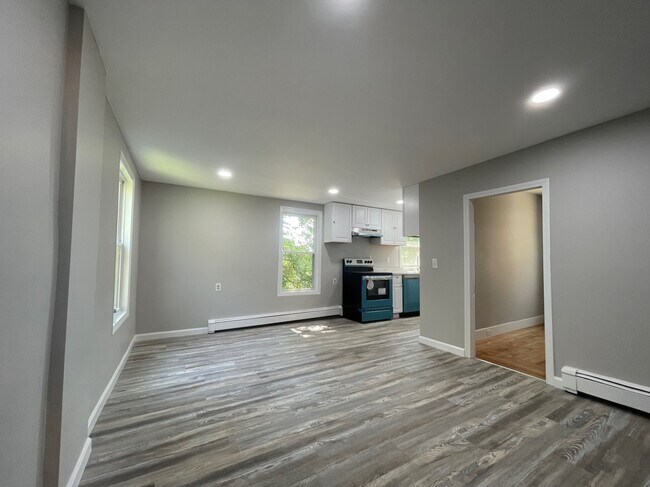 Dining Room - 68 Temple St
