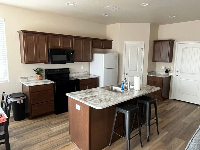 Foto del edificio - Charming 3BR House in Fort Mohave