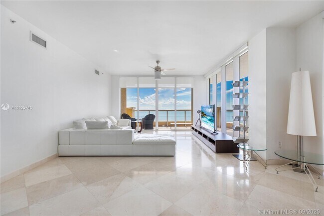 Building Photo - 17875 Collins Ave