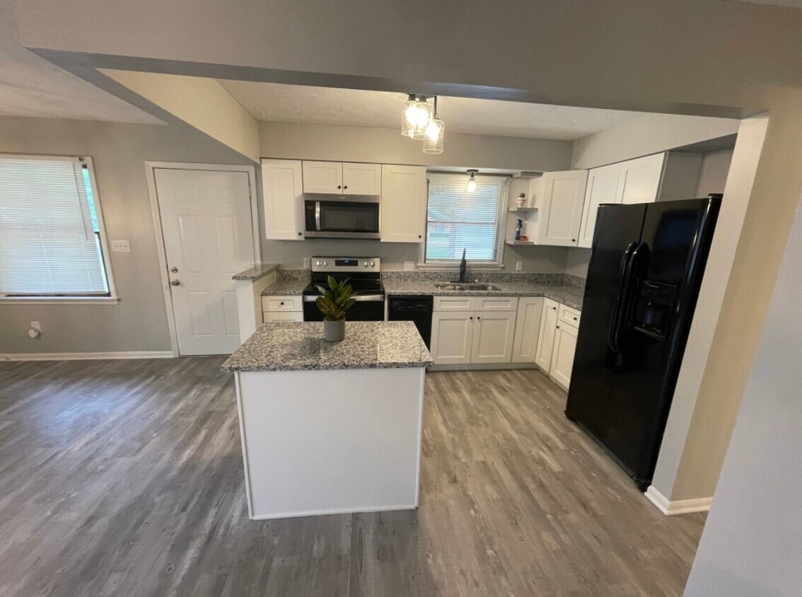 Foto principal - 8201 Old Farm Lane