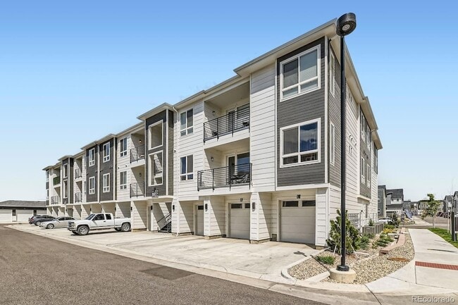 Building Photo - 6153 N Ceylon St