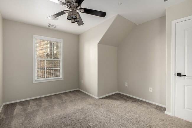 Foto del edificio - 2639 S Harmony Ave