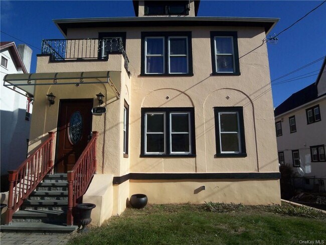 Building Photo - 7 Willard Ave