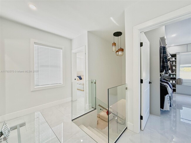 Foto del edificio - 927 SW 18th Ave
