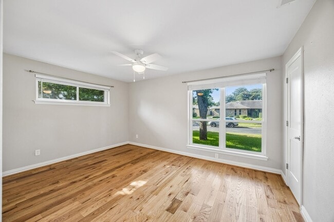 Foto del edificio - 2223 Freeland Way