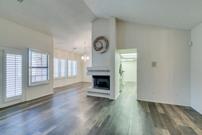 Foto del edificio - GREEN VALLEY TOWNHOME!