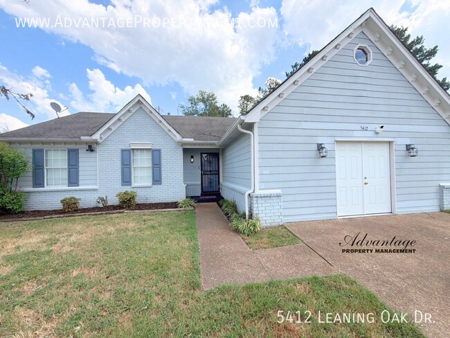 Foto del edificio - 5412 Leaning Oak Dr
