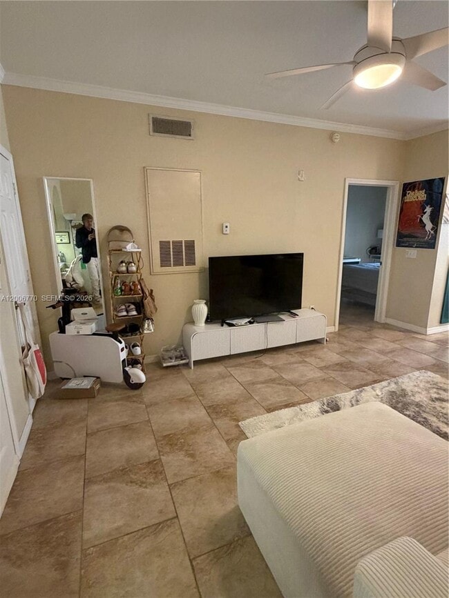 Building Photo - 860 N Orange Ave