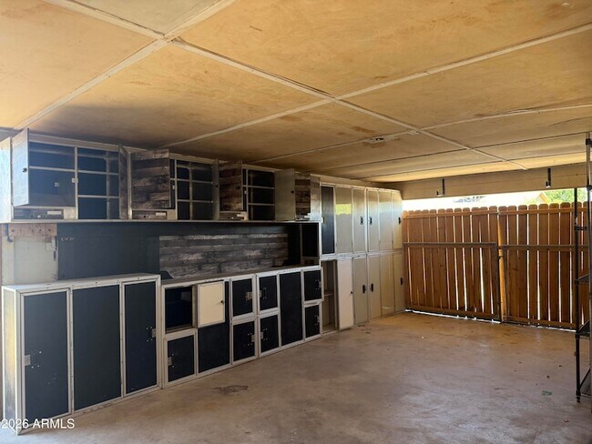 Foto del edificio - 11327 W Kansas Ave