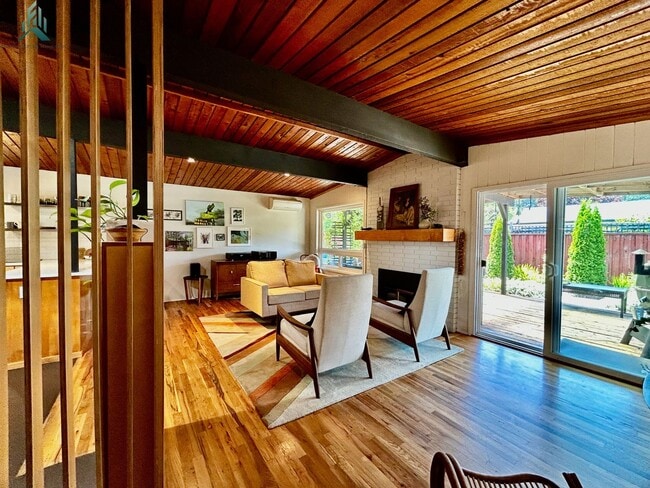Building Photo - Mid-century Modern Single-family Home for ...