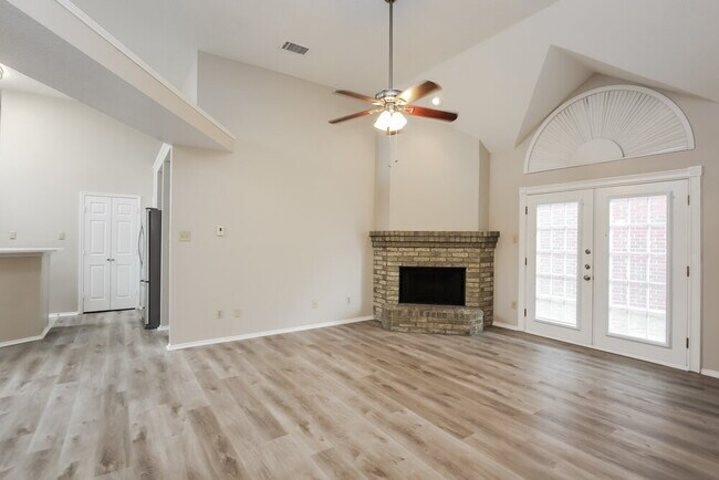 Foto del edificio - 6609 Wildhaven Dr