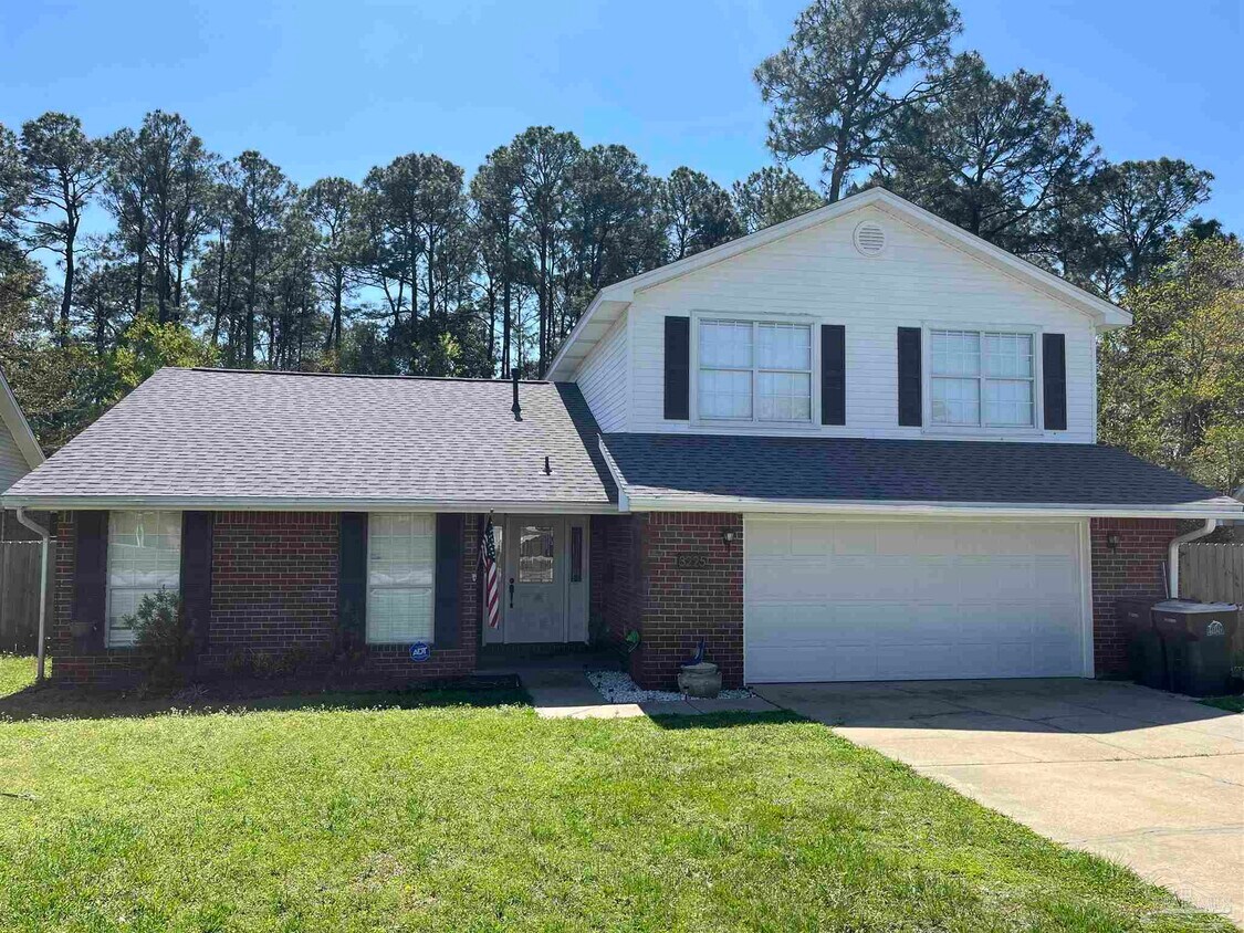 Primary Photo - 3225 Mariners Dr