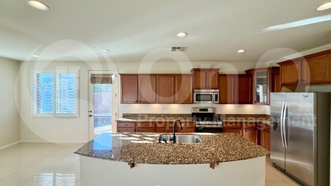 Foto del edificio - 7761 W Adam Ave