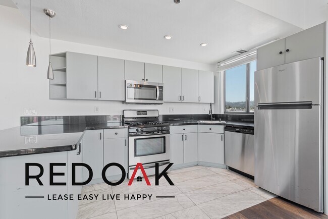 Foto del edificio - Extraordinary Top Floor Two Bedroom with P...