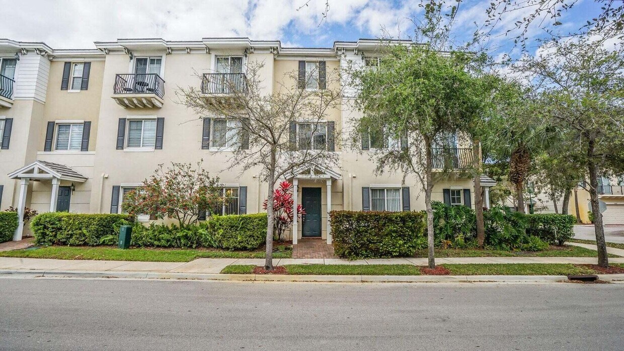Foto principal - 3833 NW 5th Terrace