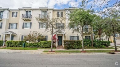 Building Photo - 3833 NW 5th Terrace