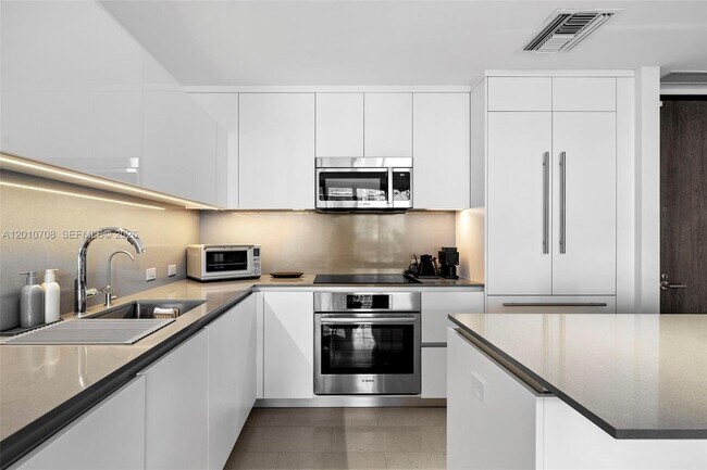 Foto del edificio - 88 SW 7th St