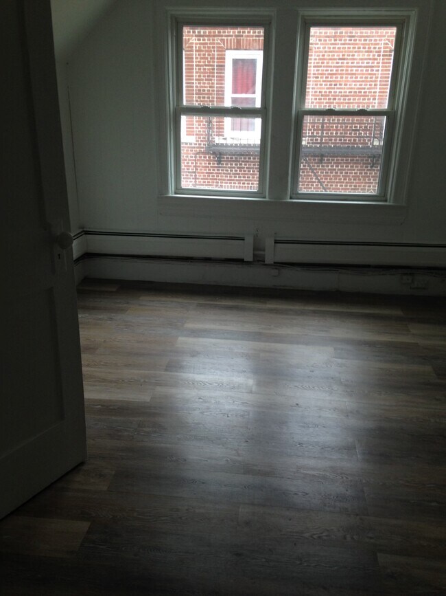Building Photo - 223 Fowler Ave