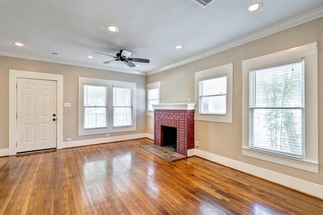 Foto del edificio - 1236 W Gray St