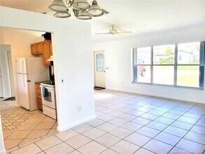 Building Photo - 3873 SW La Fleur St