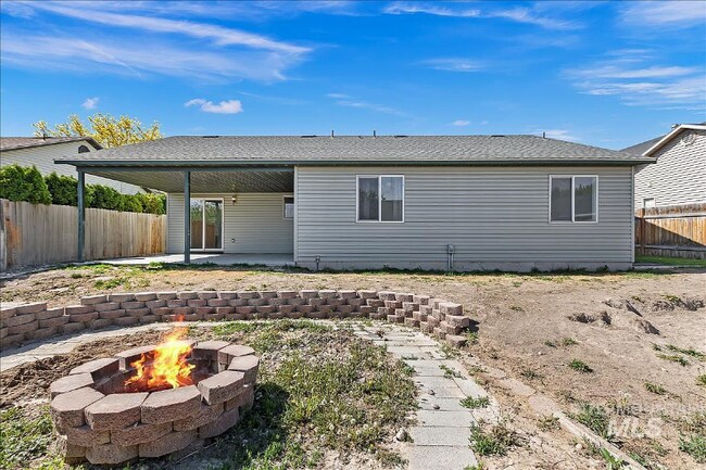 Foto del edificio - 455 Hunter Ave