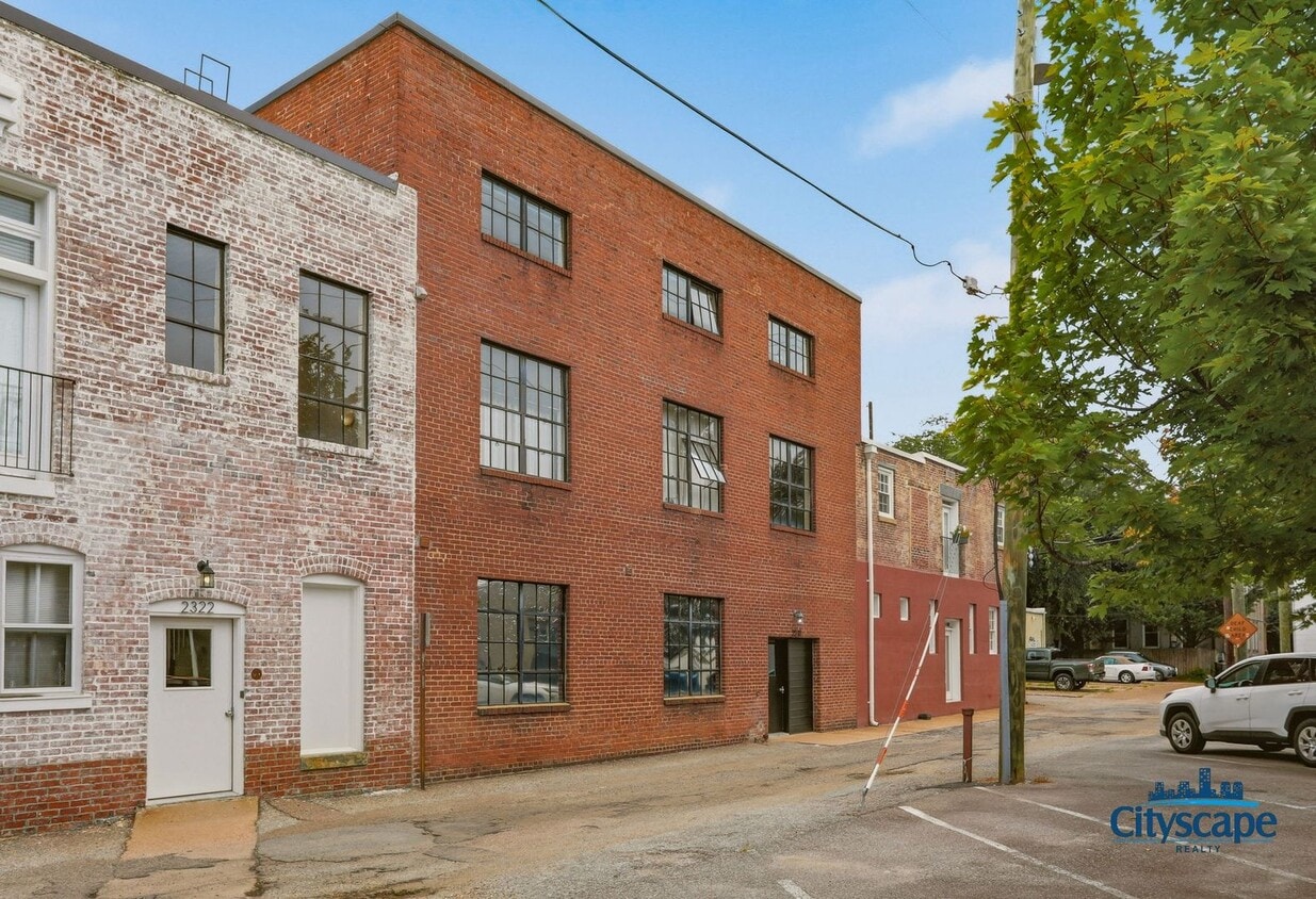 Cool 1 bedroom condo in the heart of the Fan District - Cool 1 bedroom condo in the heart of the Fan District