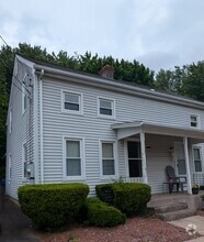 Building Photo - 16 Maple St