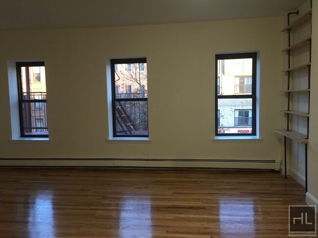 Building Photo - 5 AVENUE