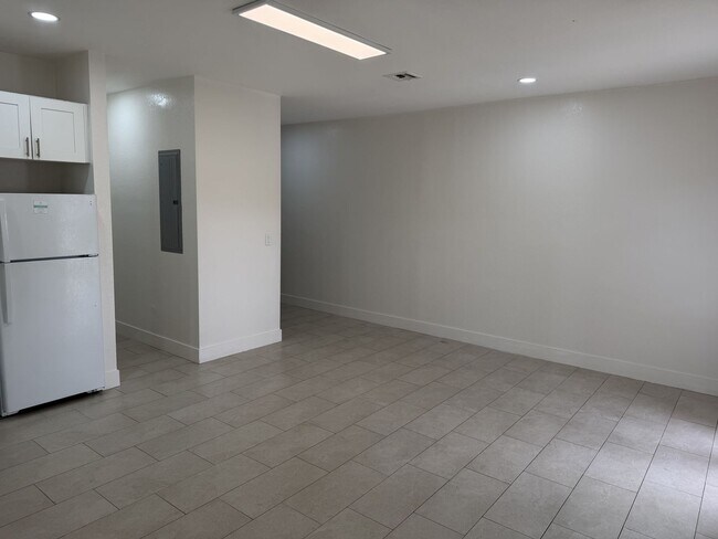 Photo - 2604 NW 20th St Apartment