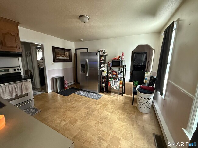 Building Photo - 381 Ellis St