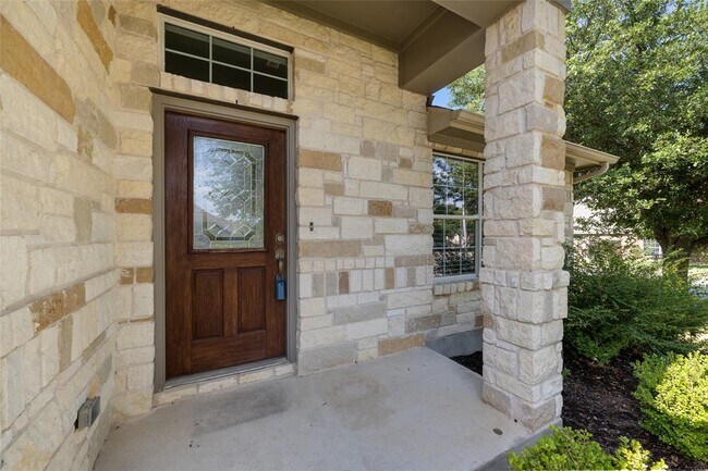Foto del edificio - 3704 Pine Needle Cir