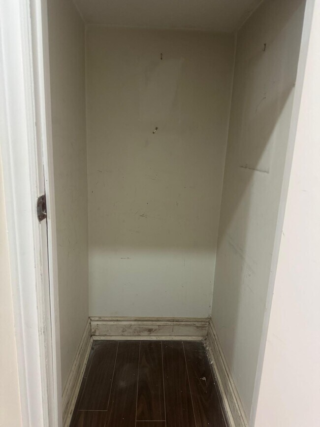 Photo du bâtiment - 956 Danforth Rd