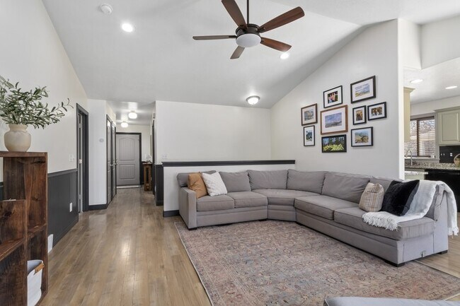 Foto del edificio - 1025 N Apple Seed Ln