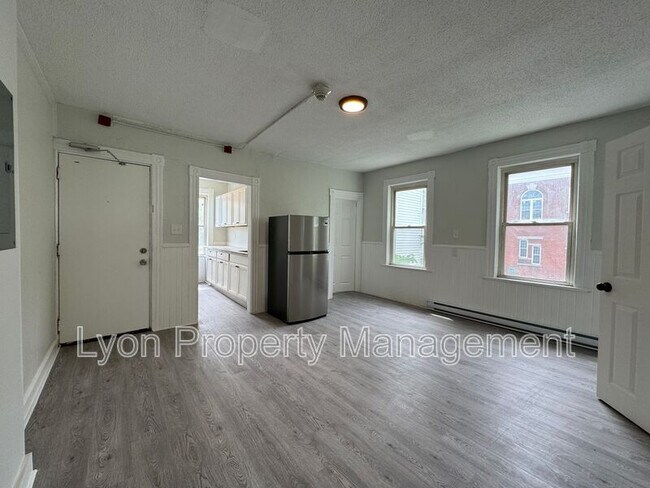 Building Photo - 19 Chester St