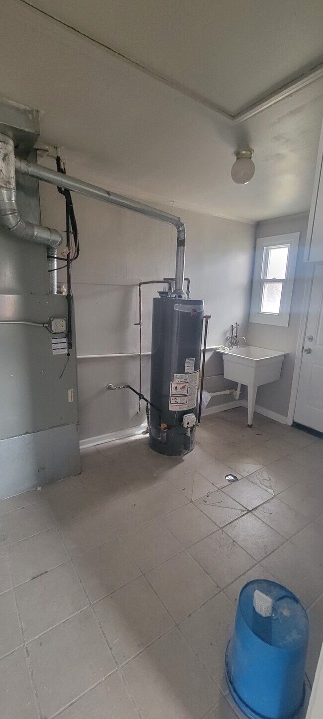 Foto del edificio - 235 Indianwood Blvd