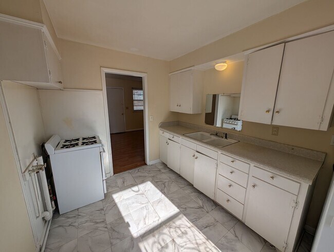 Foto del edificio - 2 bed, 1 bath duplex house in Edmond with central heat and air next to UCO campus