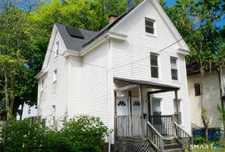 Building Photo - 27 Lilac St