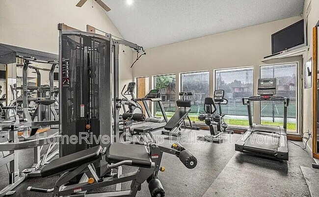Building Photo - 4242 N Capistrano Dr