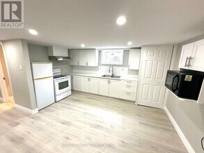 Building Photo - 437 Charlotte St