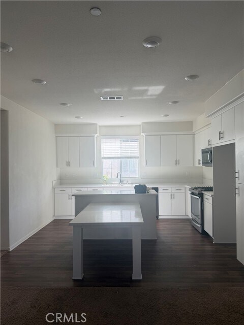 Foto del edificio - 7357 Solstice Pl
