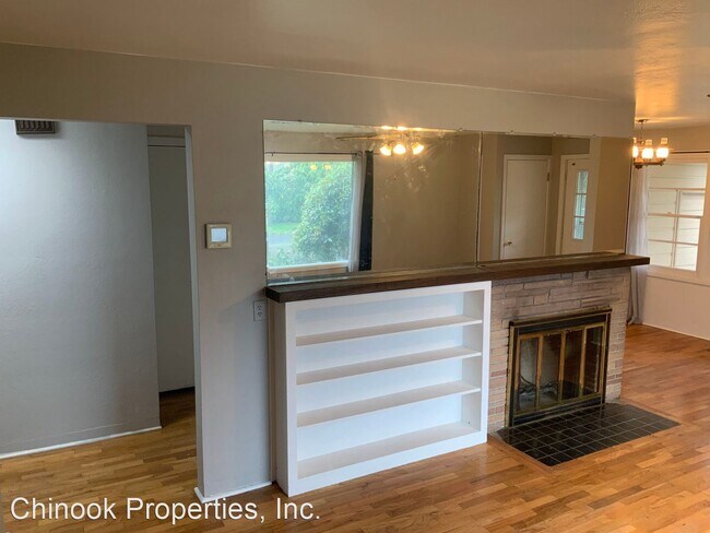 Foto del edificio - 3 br, 1.5 bath House - 831 Elm Dr