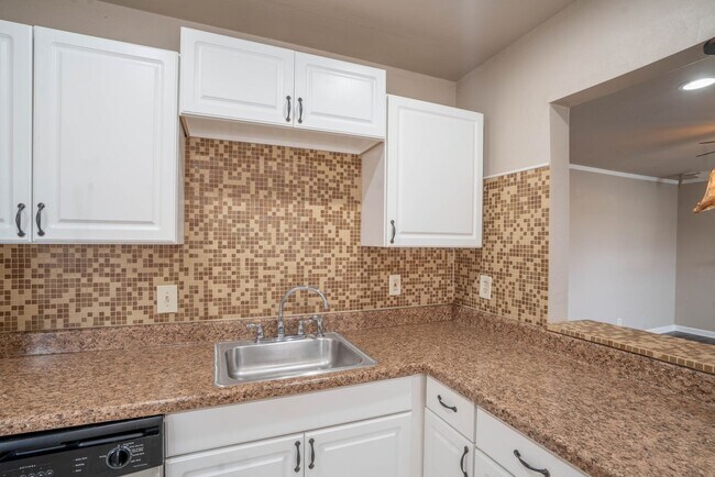 Foto del edificio - Coming Soon! 2 bed/1 bath!