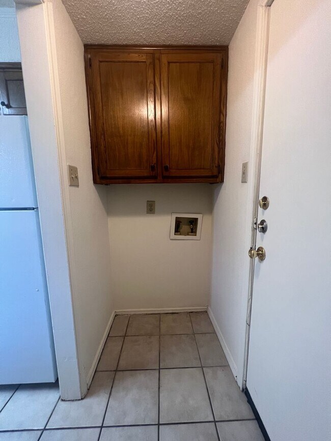 Building Photo - Duplex